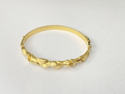 Bracelet or articulé ouvragé et articulé...