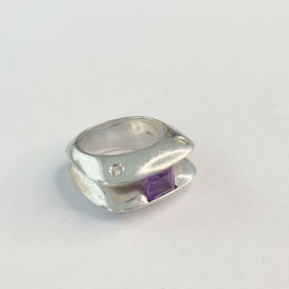 Bague or gris pierre** violette carrée dgt...