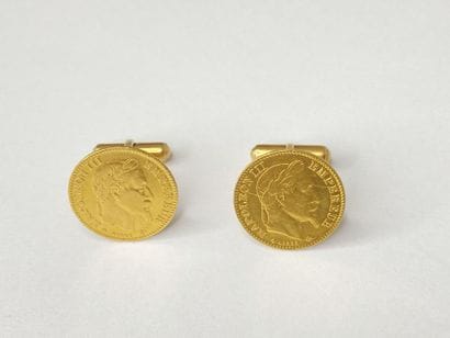 Paire de boutons de manchettes or avec pièces...