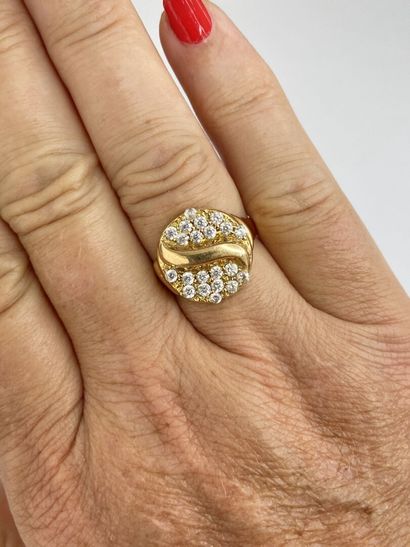 Gold ring with stones**, size 56, 2.27 g
