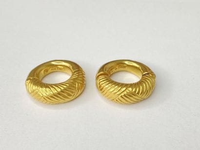 Paire de clips d'oreilles or ciselés AC 13,76...
