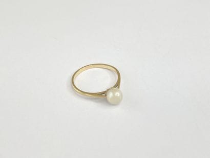 Gold ring with pearl* (size 52), 1.71 g
