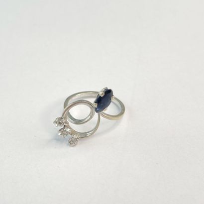 Bague serpent or pierres** dont une bleue...