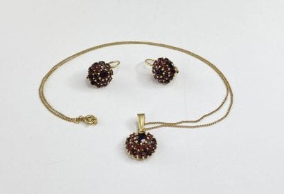 Forcat-link necklace, pendant, and pair of...