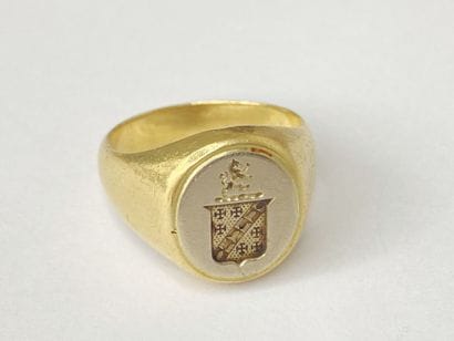 Chevalière or armoirie dgt 68 C 21,06 gr