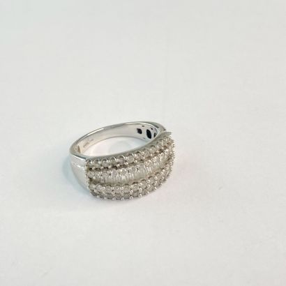 Bague or gris pavage pierres** dgt 53 C 6,93...