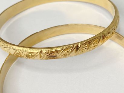 2 bracelets or ciselés 6,5 cm AC 28,32 g...