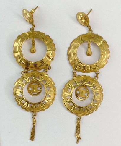 Intricately crafted necklace and 2 pairs...
