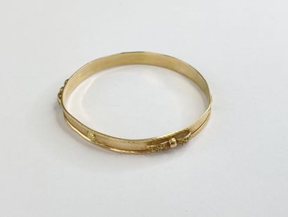 Bracelet or ciselé déformé 6,5 cm C 8,63...