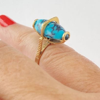 Bague or pierre** bleue ovale dgt 49 C 3,22...