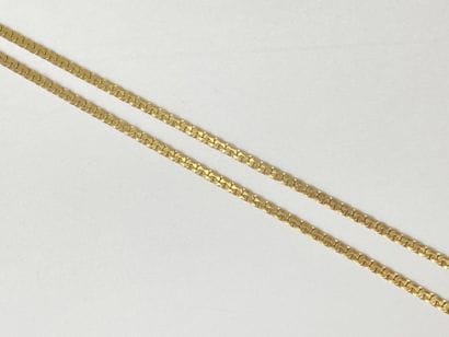 57 cm flat-stamped gold chain necklace, 12.94...
