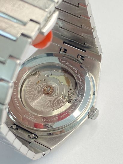 Montre bracelet d'homme en acier, modèle...