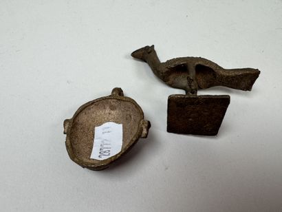 West Africa, Akan.
Set of two small weights...