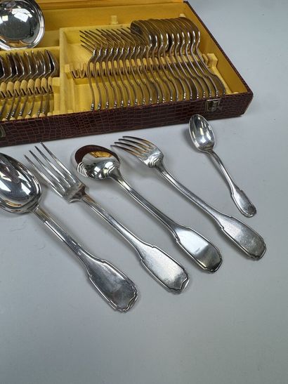 Partie de ménagère en métal argenté, modèle...