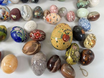 Important collection of eggs and decorative...