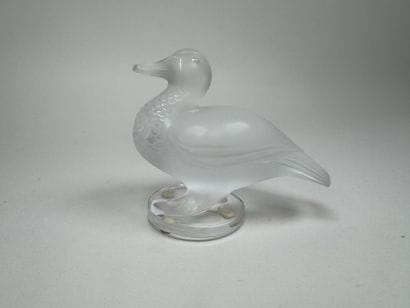 LALIQUE.
Duck.
Molded, pressed, and satin-finished...