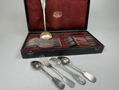 CHRISTOFLE & Cie.
Série de 13 couverts de...