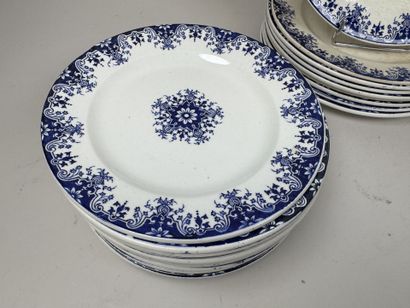 LG.
Fine earthenware tableware set with a...