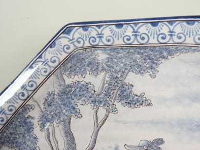 Nevers, Manufacture d'Antoine MONTAGNON (1838-1899).
Plat...
