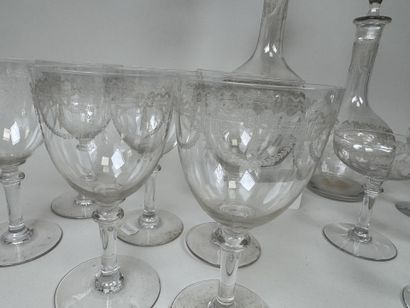 Partie de service de verres en cristal à...