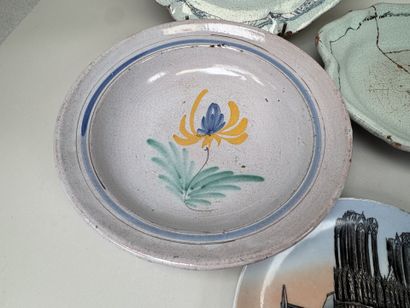 A set of polychrome and gold earthenware...