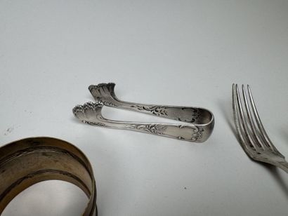 Silver plated set:
- Silver plated cutlery...