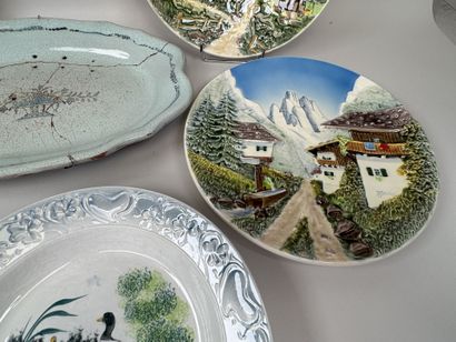 A set of polychrome and gold earthenware...