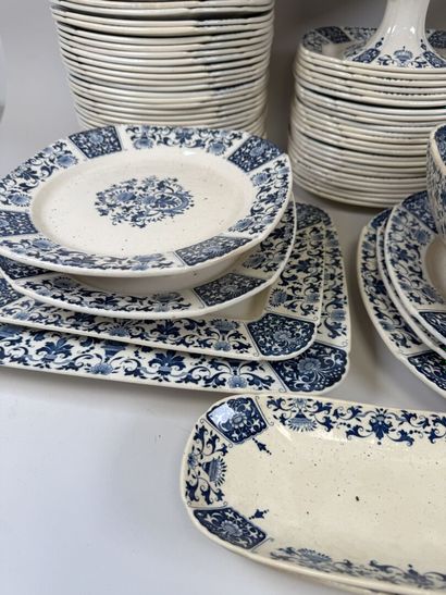 GIEN.
A large set of blue-and-white earthenware...