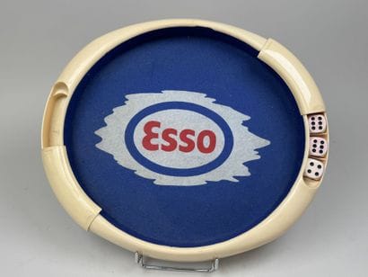ESSO.
Plateau de jeu de forme ovale en plastique...