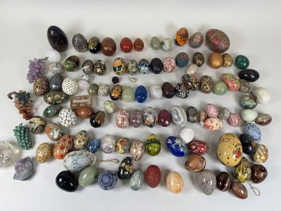 Important collection of eggs and decorative...