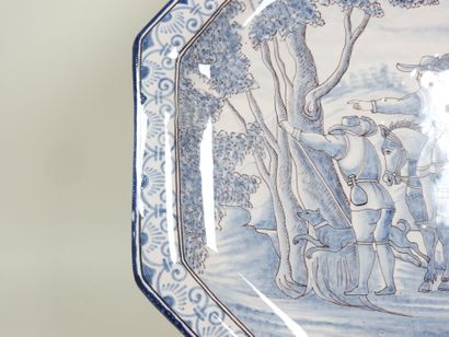 Nevers, Manufacture d'Antoine MONTAGNON (1838-1899).
Plat...