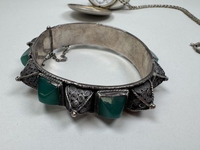 Lot :
- bracelet berbère probablement en...