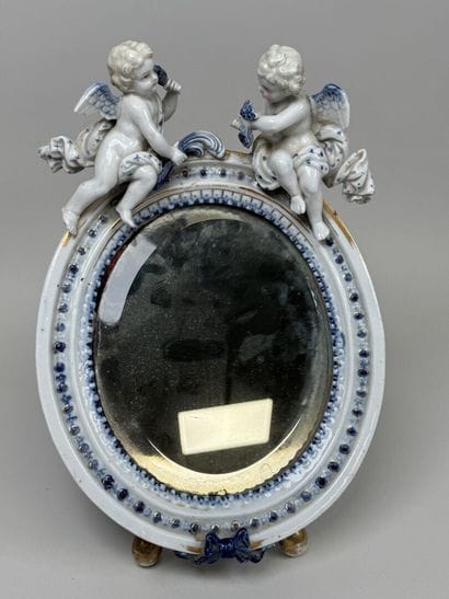 Miroir de table à vue ovale en porcelaine...