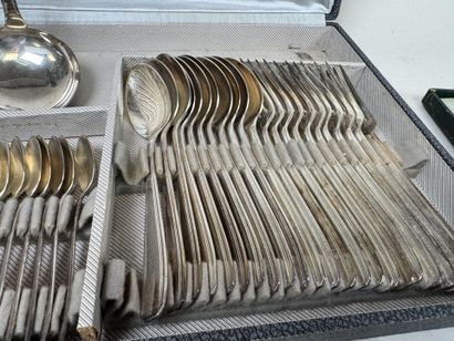 ERCUIS.
Ménagère en métal argenté modèle...