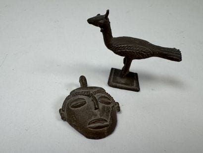 West Africa, Akan.
Set of two small weights...