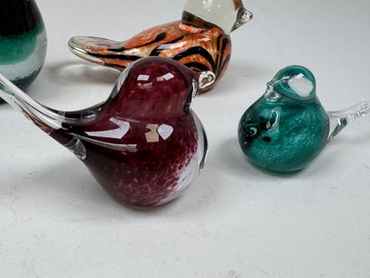 MURANO, XXe.
Oiseaux.
Cinq sujets en verre...