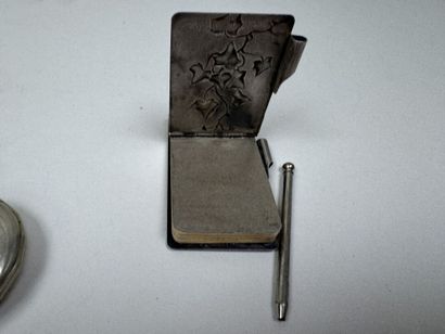 Lot comprenant :
- deux montres de gousset...