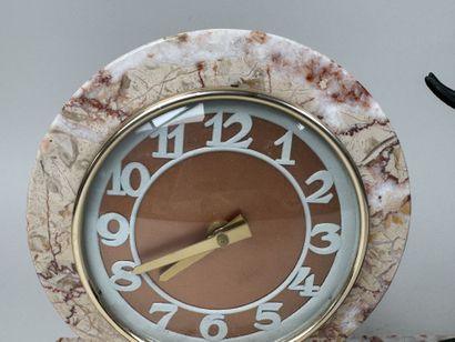 School, 20th century.
Antelope.
Marble clock...