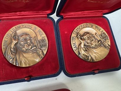 Set of seven medals made of bronze, copper,...