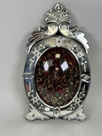 Bridal wreath made of domed glass, with a...