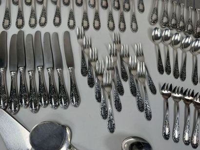 Partie de ménagère en métal argenté, modèle...