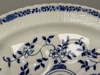 MINTON, late 19th century.
Large oval meat...
