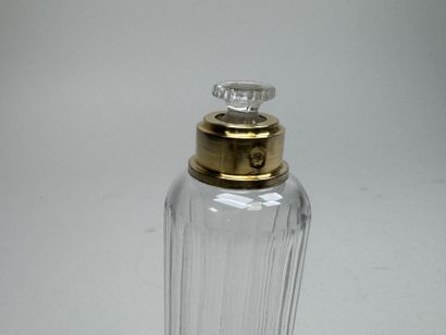 Flacon en cristal moulé et argent doré 950/1000,...