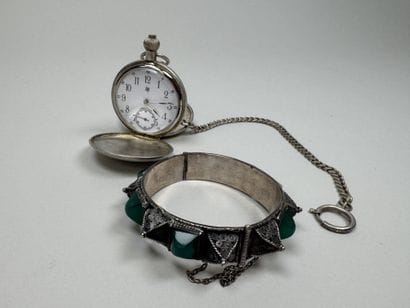 Lot :
- bracelet berbère probablement en...