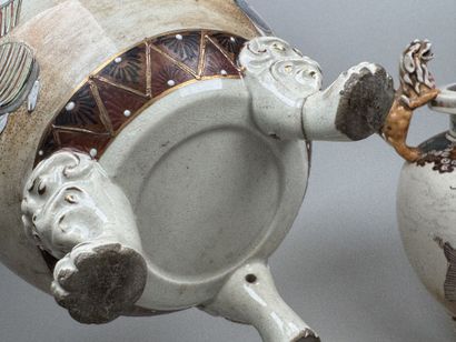 JAPAN, SATSUMA.
Pair of lidded pots in polychrome...