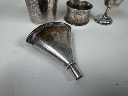 Lot en argent 950/1000, poinçon Minerve,...