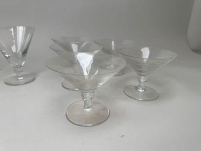 SAINT LOUIS.
Partie de service de verres...