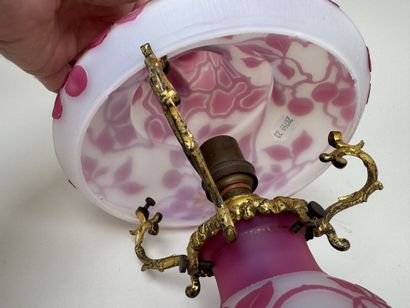 Pied de lampe en verre multicouches dégagé...