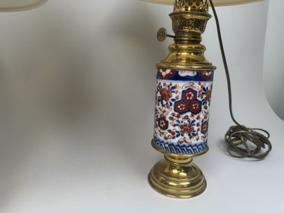 JAPON, IMARI, XXe.
Deux lampes pouvant former...