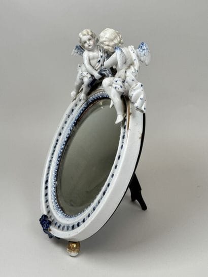 Miroir de table à vue ovale en porcelaine...